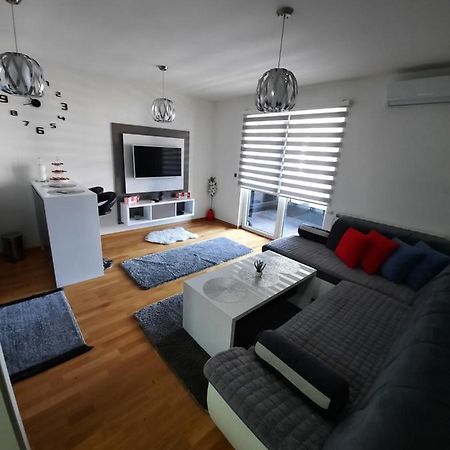 Apartament Apartman Bulevar Sarajevo - Free Parking Zewnętrze zdjęcie