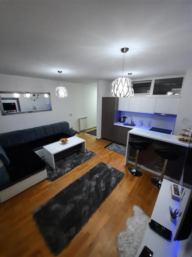 Apartament Apartman Bulevar Sarajevo - Free Parking Zewnętrze zdjęcie