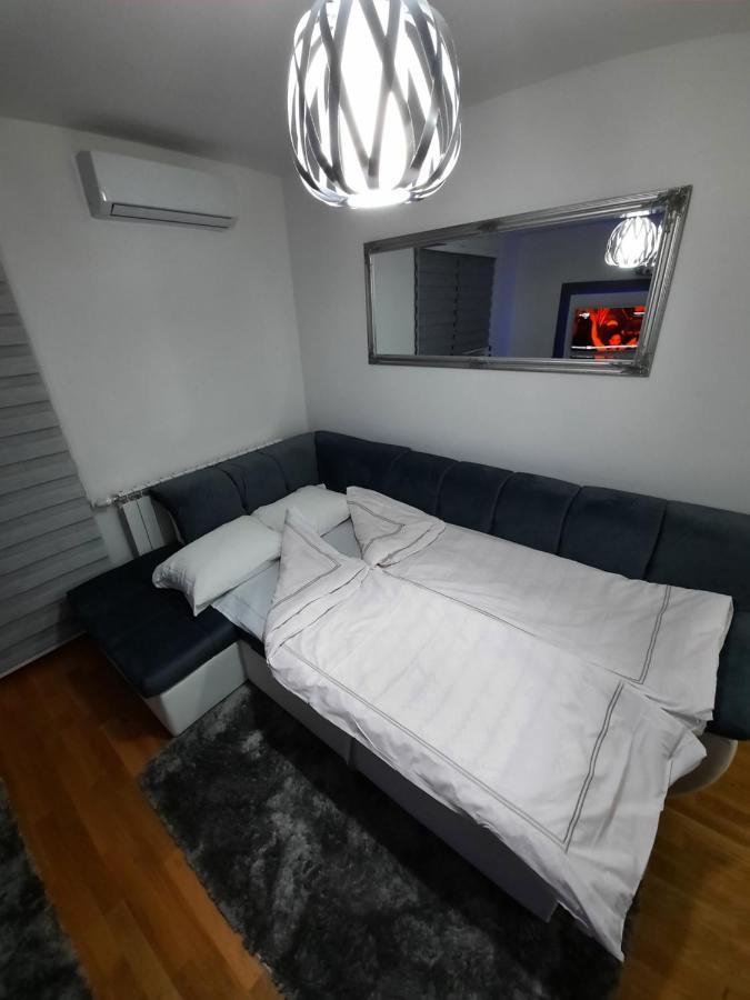 Apartament Apartman Bulevar Sarajevo - Free Parking Zewnętrze zdjęcie