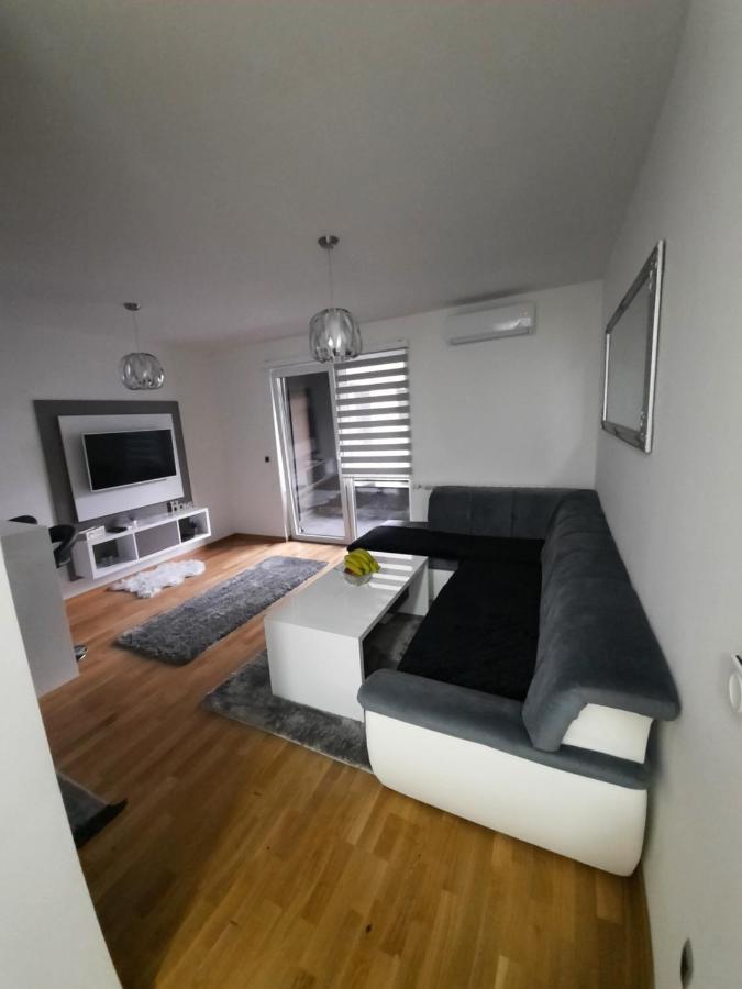 Apartament Apartman Bulevar Sarajevo - Free Parking Zewnętrze zdjęcie