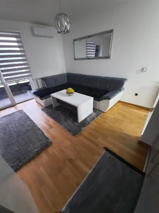 Apartament Apartman Bulevar Sarajevo - Free Parking Zewnętrze zdjęcie