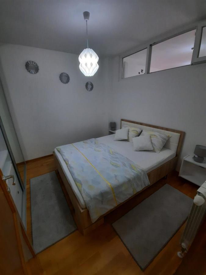 Apartament Apartman Bulevar Sarajevo - Free Parking Zewnętrze zdjęcie