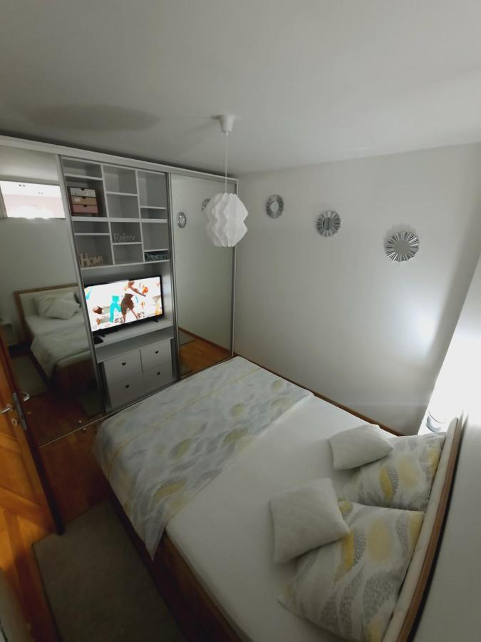 Apartament Apartman Bulevar Sarajevo - Free Parking Zewnętrze zdjęcie