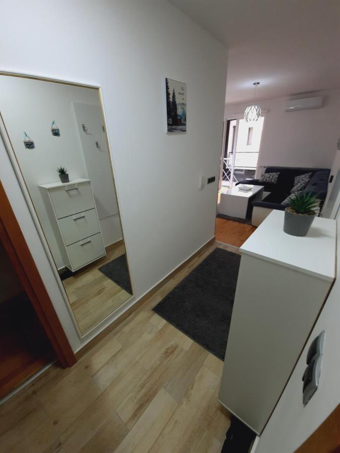 Apartament Apartman Bulevar Sarajevo - Free Parking Zewnętrze zdjęcie