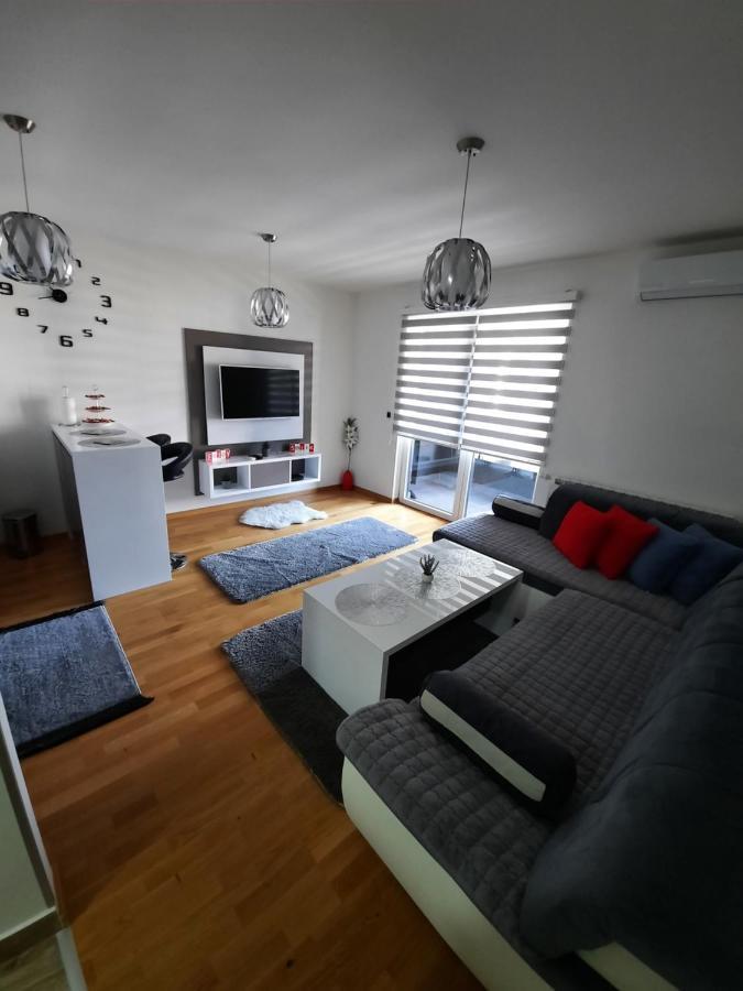 Apartament Apartman Bulevar Sarajevo - Free Parking Zewnętrze zdjęcie