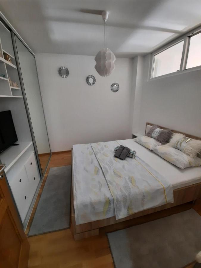 Apartament Apartman Bulevar Sarajevo - Free Parking Zewnętrze zdjęcie